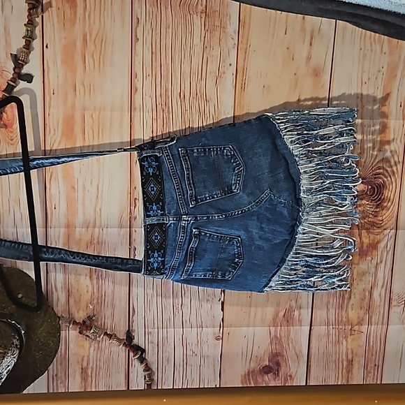 🎇NEW DESIGN! "ONE KIND DENIM Co." UPCYCLED DENIM JEANS FRINGED SHOULDER BAG $48 - Picture 6 of 11